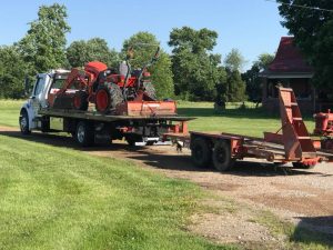 Professional towing services for commercial trucks near Trenton, TN.